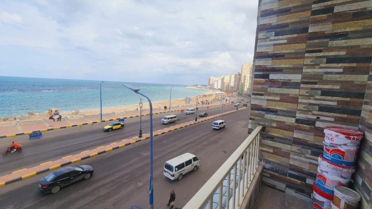 مكيفة ميامي ع البحر مباشرةً Alexandria